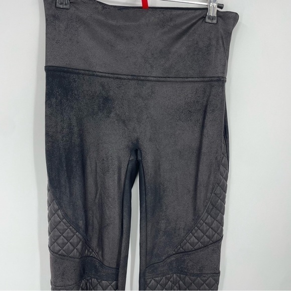 Spanx Quilted Faux Leather Legging in Black. Sz M 20248R - Picture 2 of 12